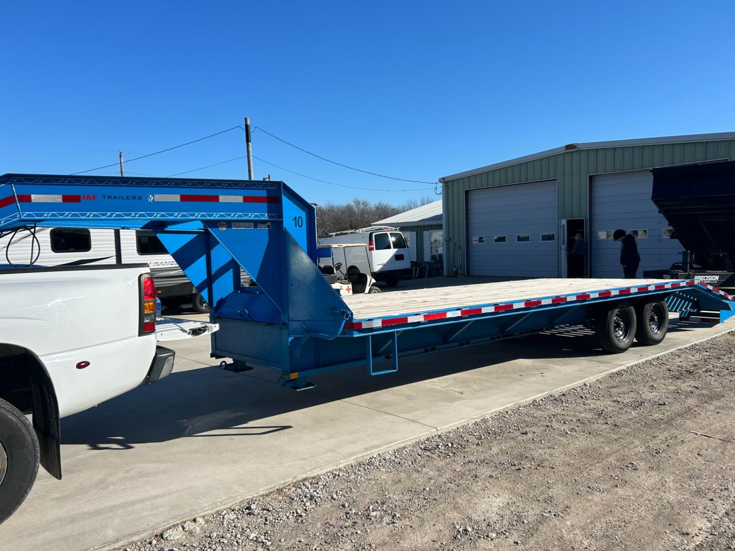 2021 BLUE J&C TRAILER GOOSENECK (7N7J3A224MC) , located at 17760 Hwy 62, Morris, OK, 74445, 35.609104, -95.877060 - Photo#3